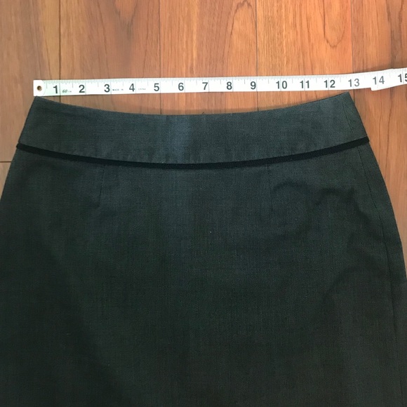 P00 Banana Republic Charcoal Suit Skirt - Picture 3 of 6